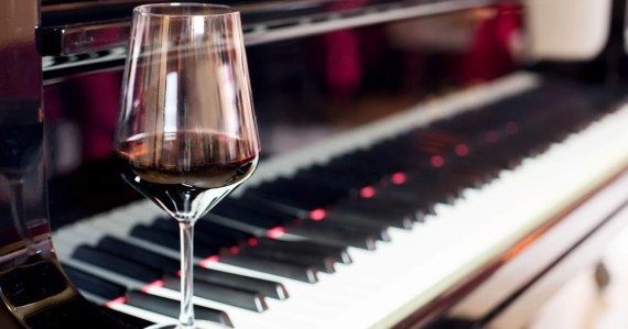 WINE_PIANO_SYNODHPOROI